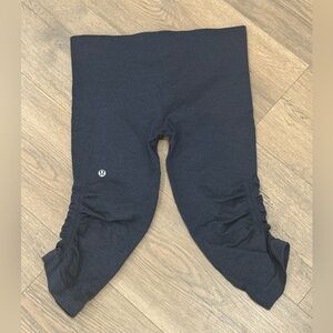 lululemon dark heathered blue cropped leggings 6